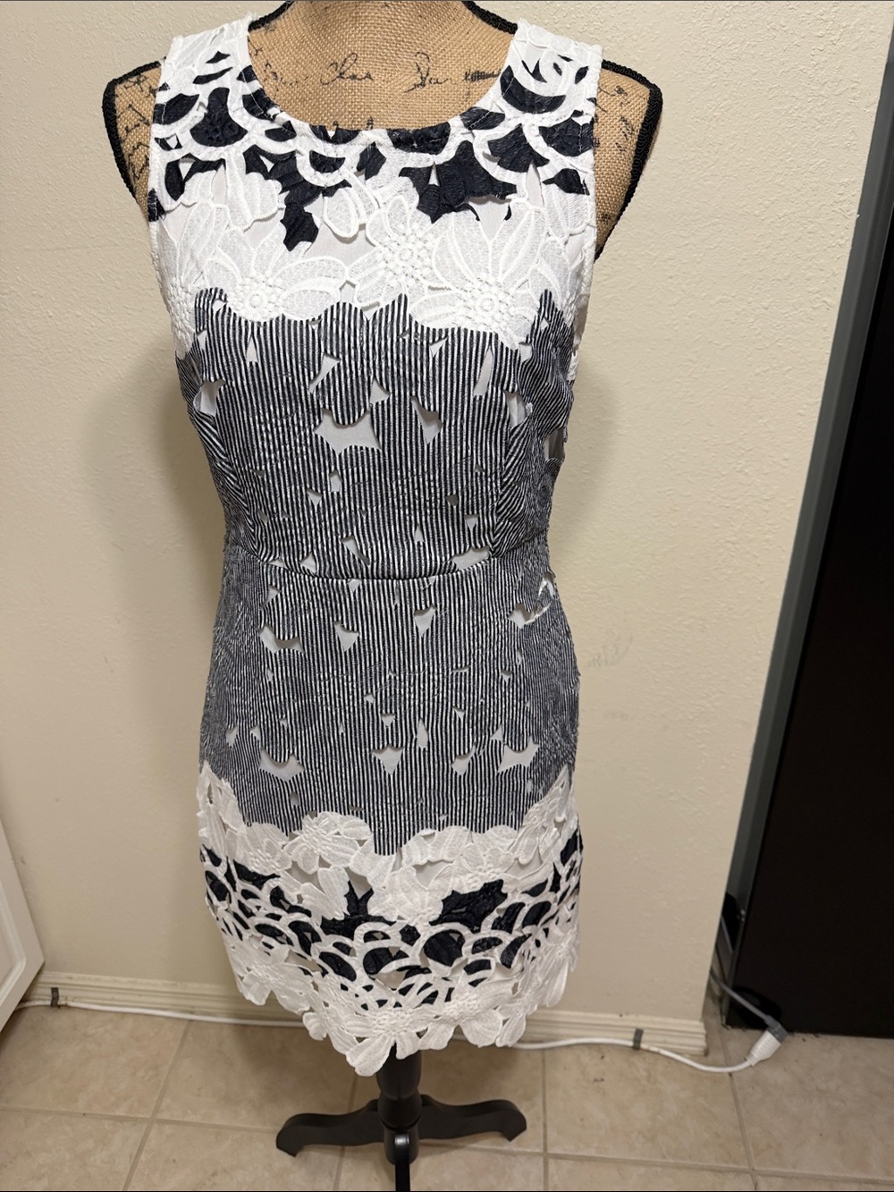 Sleeveless Blue & White Lace Overlay Sheath Dress